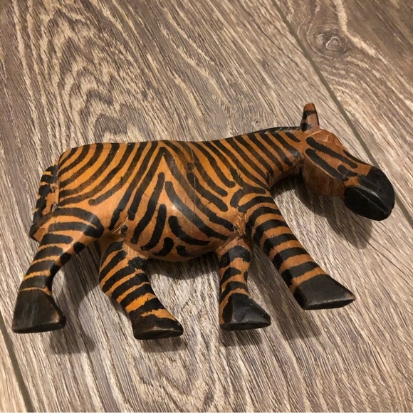 🎄 Small wooden zebra ornament, hand  carved - Picture 2 of 3